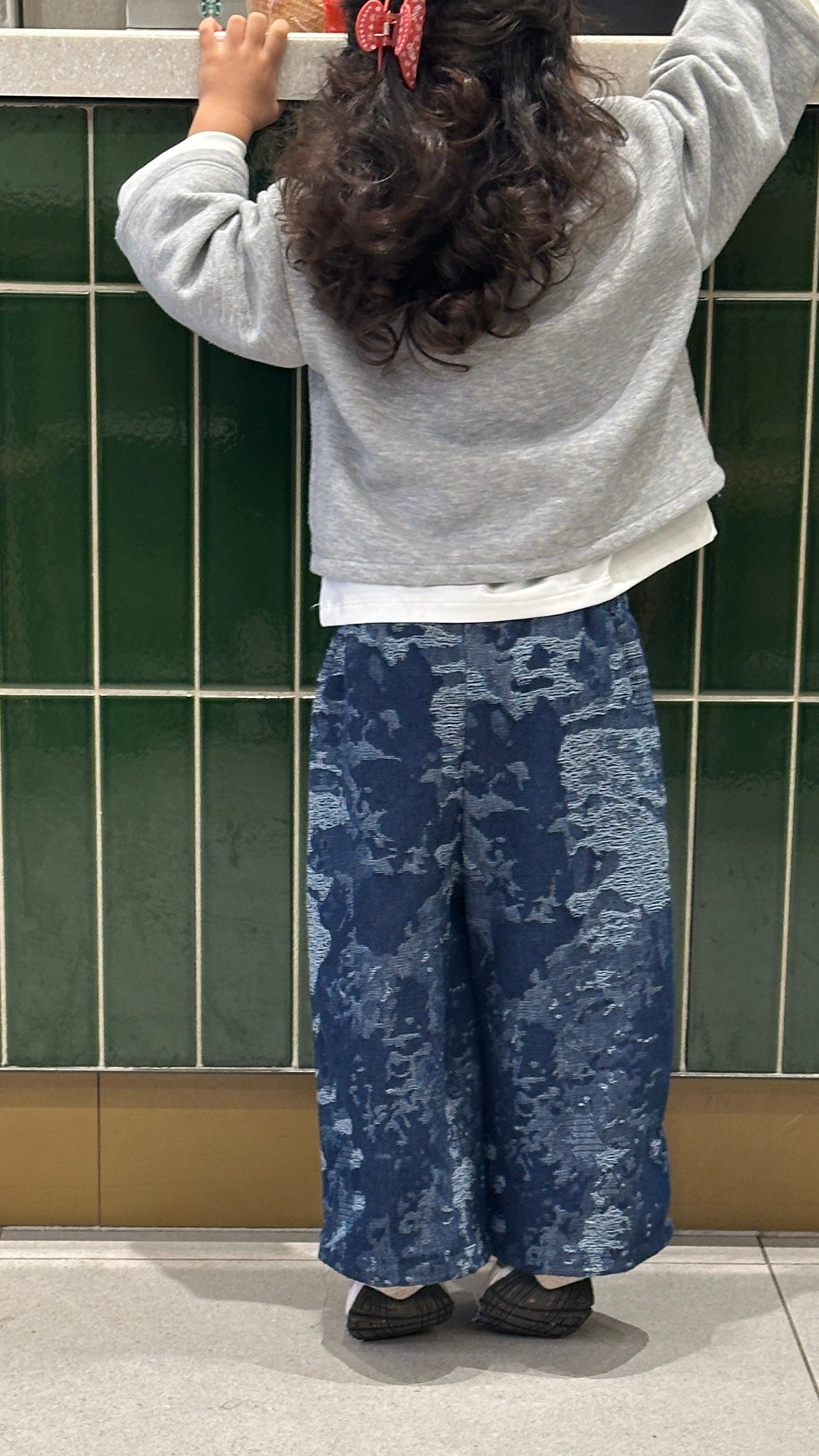 Patterned denim jeans